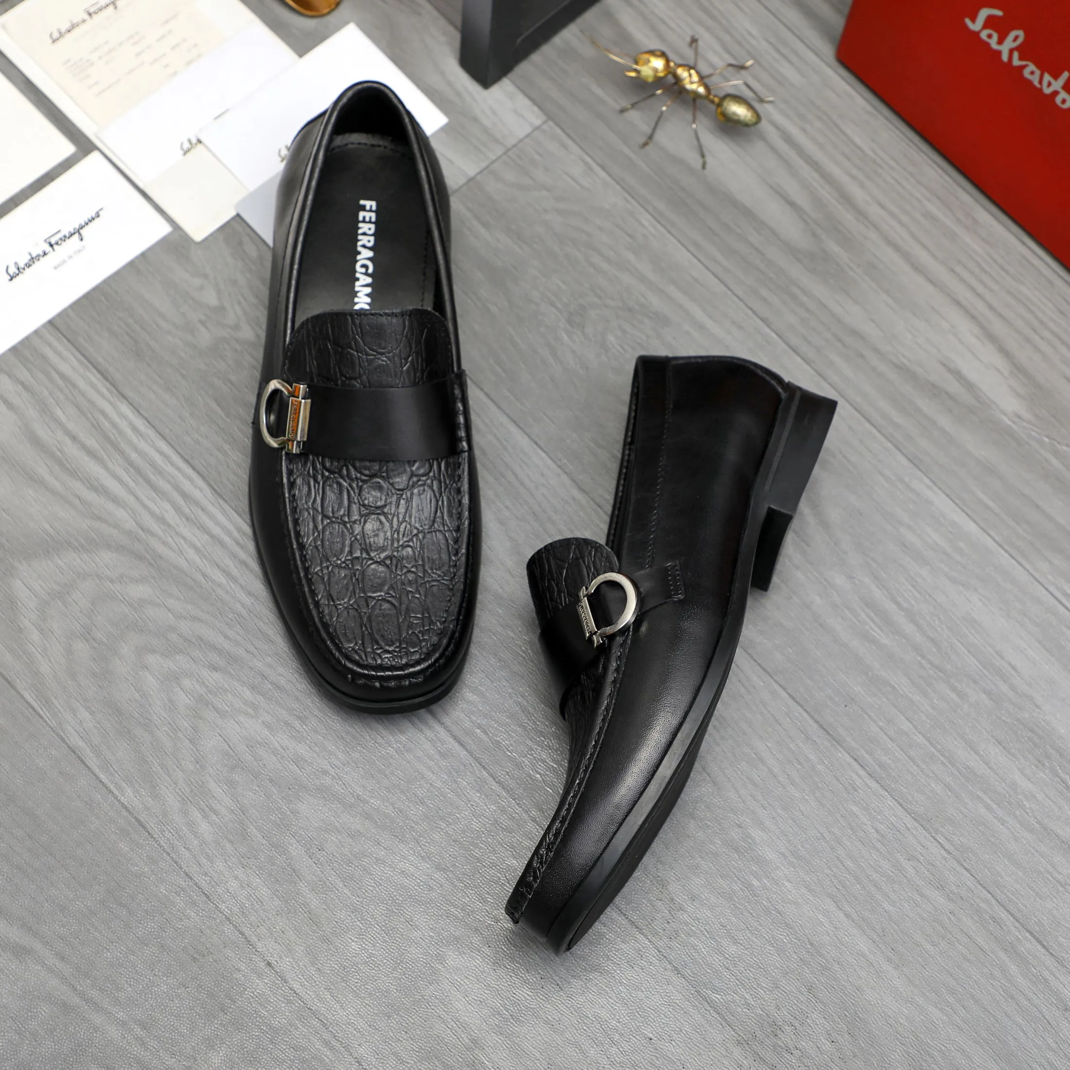 Men's shoes 💰p460 Product trademark: Ferragamo " Ferragamo ] Business slip-on leather shoes Regular size: 38-45 Product material: Selected stone grain cowhide upper, cowhide lining, original rubber outsole
